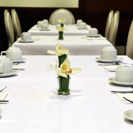 Hotel Compostela 4*